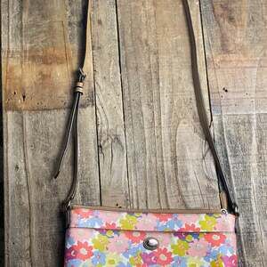 COACH Peyton Floral Brinn East West Swingpack F51215